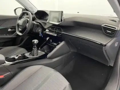 Photo 62 Peugeot 2008  PureTech 100 S&S BVM6