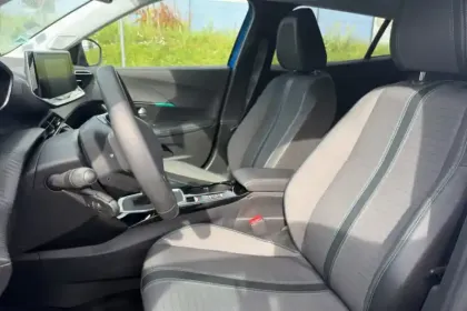 Photo 9 Peugeot 2008  PureTech 100 S&S BVM6
