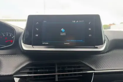 Photo 24 Peugeot 2008  PureTech 100 S&S BVM6