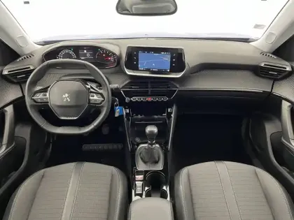 Photo 60 Peugeot 2008  PureTech 100 S&S BVM6
