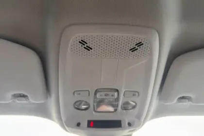 Photo 30 Peugeot 2008  PureTech 100 S&S BVM6