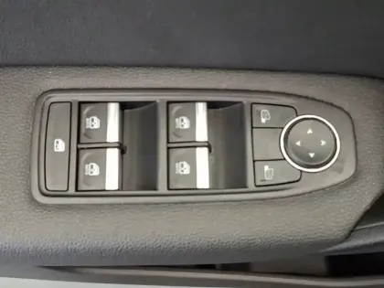 Photo 29 Renault Captur  TCe 90 - 21