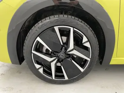 Photo 16 Peugeot 208  PureTech 100 S&S BVM6