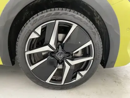 Photo 17 Peugeot 208  PureTech 100 S&S BVM6
