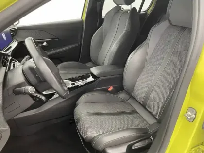 Photo 45 Peugeot 208  PureTech 100 S&S BVM6