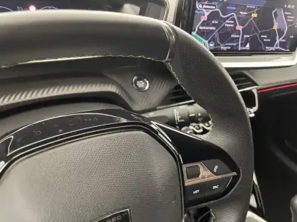 Photo 60 Peugeot 208  PureTech 100 S&S BVM6