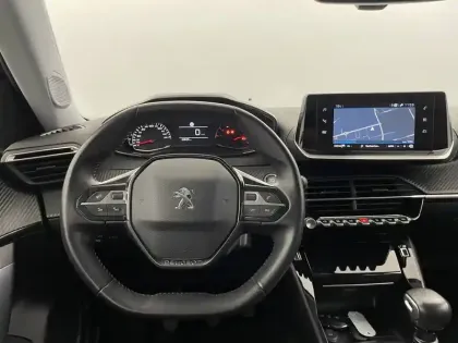 Photo 21 Peugeot 2008  PureTech 130 S&S BVM6