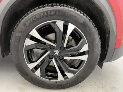 Photo 17 Peugeot 2008  PureTech 130 S&S BVM6
