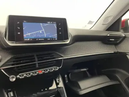 Photo 27 Peugeot 2008  PureTech 130 S&S BVM6