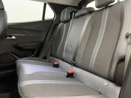 Photo 14 Peugeot 2008  PureTech 130 S&S BVM6