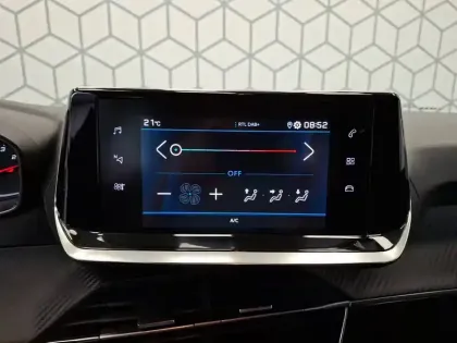 Photo 24 Peugeot 208  PureTech 75 S&S BVM5