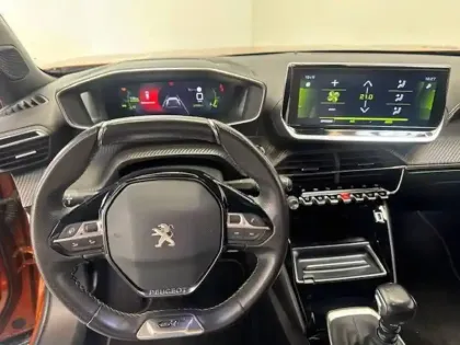 Photo 18 Peugeot 2008  PureTech 130 S&S BVM6