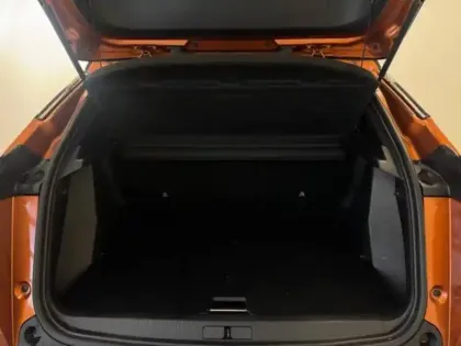 Photo 28 Peugeot 2008  PureTech 130 S&S BVM6