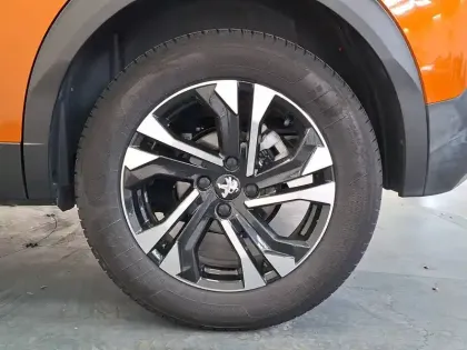 Photo 45 Peugeot 2008  PureTech 130 S&S BVM6