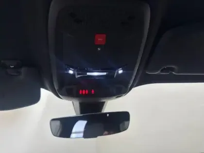 Photo 12 Peugeot 2008  PureTech 130 S&S BVM6