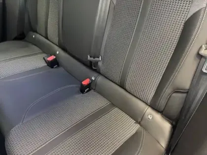 Photo 8 Peugeot 2008  PureTech 130 S&S BVM6