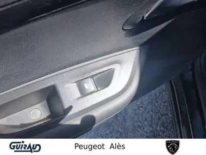 Photo 13 Peugeot 2008  Electrique 136 ch