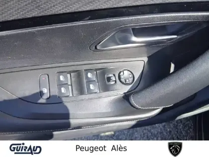 Photo 12 Peugeot 2008  Electrique 136 ch
