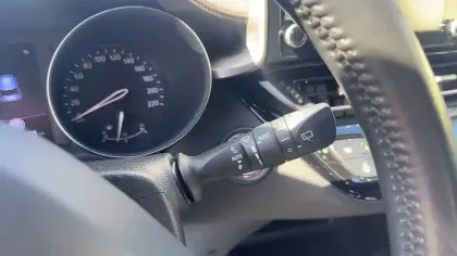 Photo 38 Toyota C-HR  Hybride 2.0L