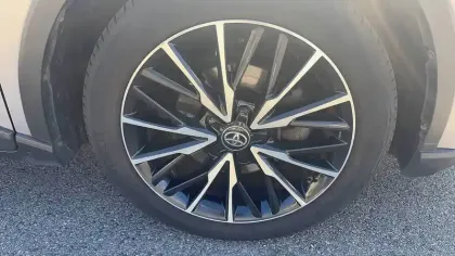 Photo 37 Toyota C-HR  Hybride 2.0L