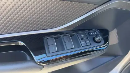 Photo 33 Toyota C-HR  Hybride 2.0L