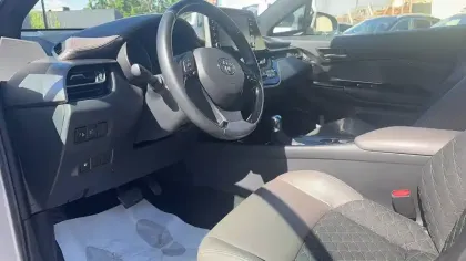 Photo 8 Toyota C-HR  Hybride 2.0L