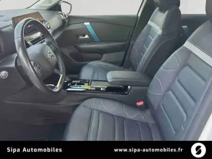 Photo 8 Citroën C4 e- 136 ch Automatique