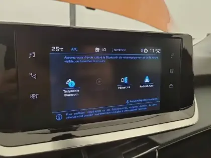 Photo 14 Peugeot 2008  PureTech 130 S&S BVM6
