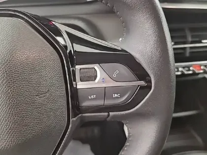 Photo 22 Peugeot 2008  PureTech 130 S&S BVM6