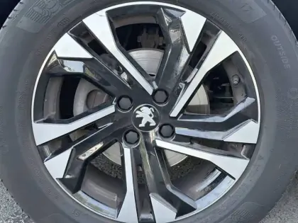 Photo 12 Peugeot 2008  PureTech 130 S&S EAT8