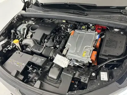 Photo 43 Renault Captur  E-Tech full hybrid 145 ch