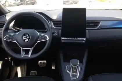 Photo 15 Renault Captur  E-Tech full hybrid 145 ch