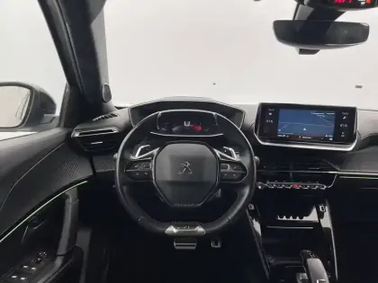 Photo 19 Peugeot 2008  PureTech 130 S&S EAT8