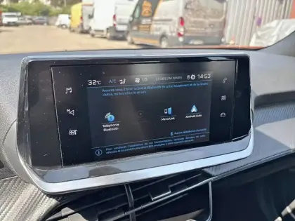Photo 22 Peugeot 2008  PureTech 100 S&S BVM6