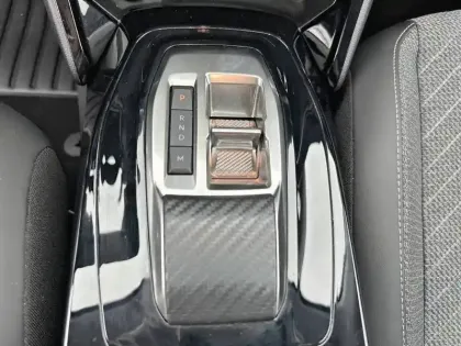 Photo 41 Peugeot 208  Hybrid 100 e-DCS6