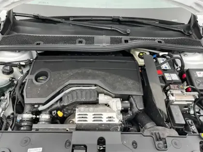 Photo 55 Peugeot 208  Hybrid 100 e-DCS6