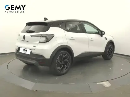 Photo 17 Renault Captur  E-Tech full hybrid 145 ch
