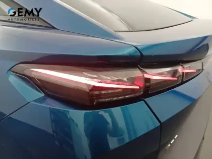 Photo 18 Peugeot 408  PHEV 225 e-EAT8