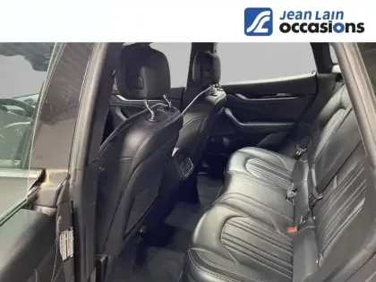 Photo 16 Maserati Levante  3.0 V6 Bi-Turbo 350 Q4
