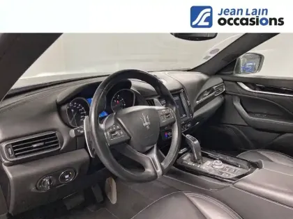 Photo 10 Maserati Levante  3.0 V6 Bi-Turbo 350 Q4
