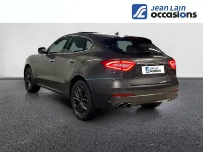 Photo 6 Maserati Levante  3.0 V6 Bi-Turbo 350 Q4