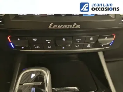 Photo 13 Maserati Levante  3.0 V6 Bi-Turbo 350 Q4