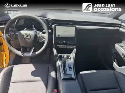 Photo 17 Lexus Lbx  2WD
