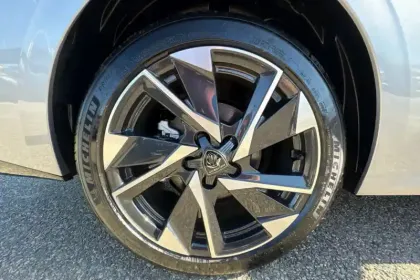 Photo 22 Peugeot 308  SW BlueHDi 130ch S&S EAT8