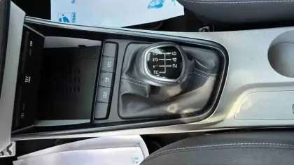 Photo 30 Hyundai Bayon  1.0 T-GDi 100 Hybrid 48V