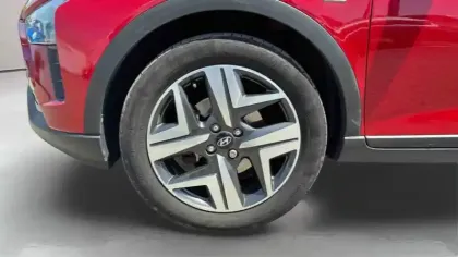 Photo 8 Hyundai Bayon  1.0 T-GDi 100 Hybrid 48V