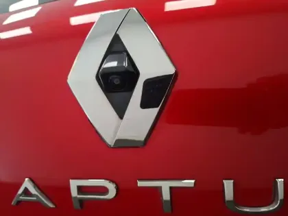 Photo 12 Renault Captur  E-Tech full hybrid 145