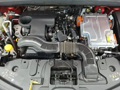 Photo 13 Renault Captur  E-Tech full hybrid 145