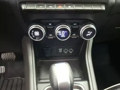 Photo 36 Renault Captur  E-Tech full hybrid 145