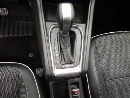 Photo 35 Renault Captur  E-Tech full hybrid 145